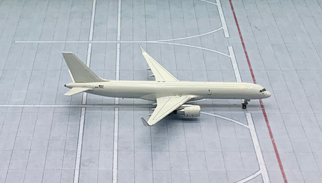 NG models 1/400 ASL Airlines Belgium Boeing 757-200PCF OO-TFC 