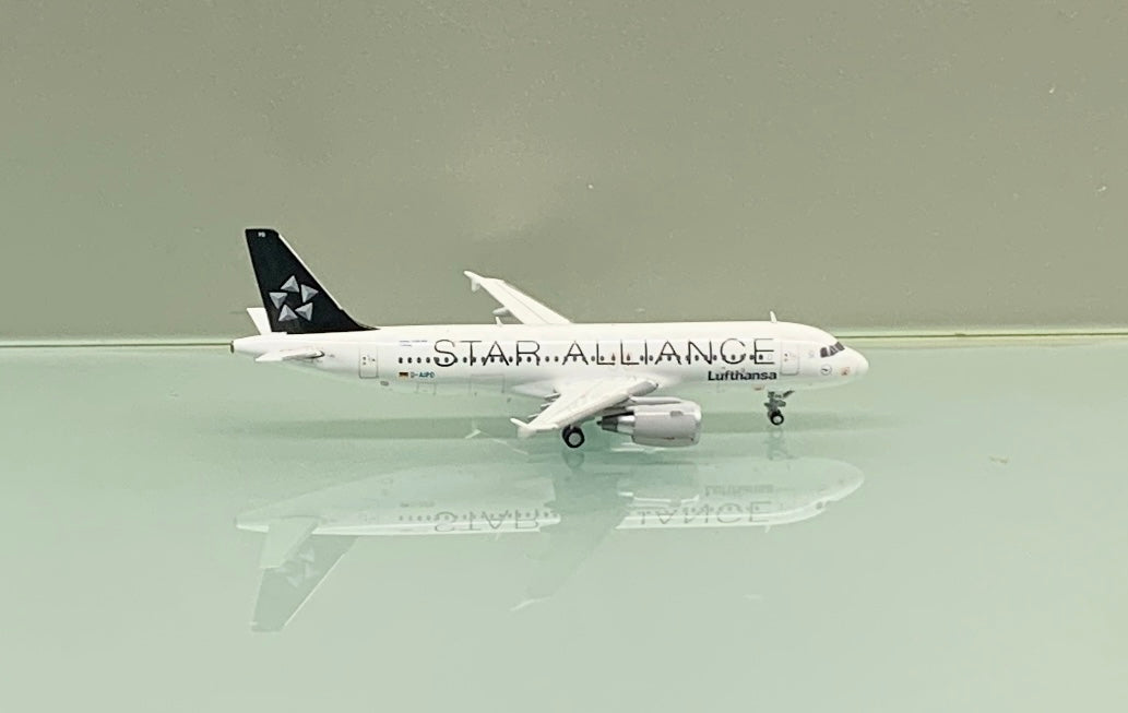 JC Wings 1/400 Lufthansa Airbus A320 Star Alliance D-AIPD