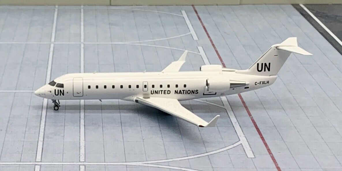 NG Model 1/200 United Nations UN Bombardier CRJ-200 C-FXLH – First