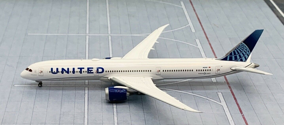 Gemini Jets 1/400 United Airlines Boeing 787-10 N12010 – First