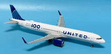 Load image into Gallery viewer, SQ Wings 1/200 United Airlines Airbus A321 N44550 L2346
