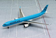Load image into Gallery viewer, JC Wings 1/400 Korean Air Airbus A330-300 HL8025
