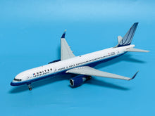 Load image into Gallery viewer, JC Wings 1/200 United Airlines Boeing 757-200 Blue Tulip N512UA
