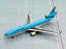 Load image into Gallery viewer, JC Wings 1/400 Korean Air McDonnell Douglas MD-11 HL7373
