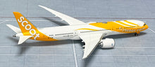 Load image into Gallery viewer, Phoenix 1/400 Scoot Boeing 787-9 9V-OJB
