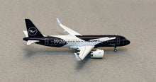 Load image into Gallery viewer, HX models 1/400 Lufthansa Airbus A320NEO 100 Years D-AING A420701
