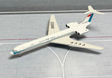 Load image into Gallery viewer, Phoenix 1/400 Aeroflot/KLM Ilyushin Il-62 CCCP-86653
