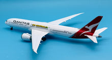 Load image into Gallery viewer, JC Wings 1/200 Qantas Airways Boeing 787-9 VH-ZNH Go Australia
