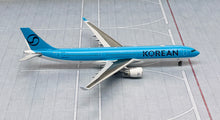 Load image into Gallery viewer, JC Wings 1/400 Korean Air Airbus A330-300 HL8025
