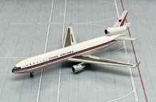 Load image into Gallery viewer, JC Wings 1/400 China Airlines McDonnell Douglas MD-11 B-151

