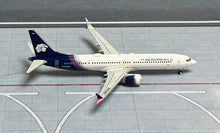 Load image into Gallery viewer, Gemini Jets 1/400 Aeromexico Boeing 737 MAX 9 N804AM
