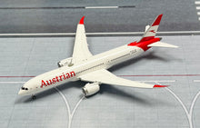 Load image into Gallery viewer, JC Wings 1/400 Austrian Airlines Boeing 787-9 OE-LPM flaps down

