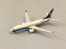 Load image into Gallery viewer, JC Wings 1/400 Ryanair Boeing 737-800 White Nose EI-DCL XX40040
