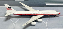 Load image into Gallery viewer, Gemini Jets 1/400 United States Air Force VC-25B Boeing 747-8 31000 Air Force One
