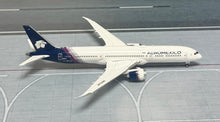 Load image into Gallery viewer, Gemini Jets 1/400 Aeromexico Boeing 787-9 N815AM
