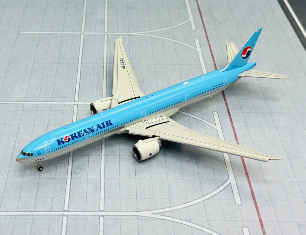 JC Wings 1/400 Korean Air Boeing 777-300ER HL7204 flaps down