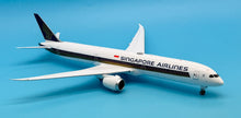 Load image into Gallery viewer, SQ Wings 1/200 Singapore Airlines Boeing 787-10 9V-SCJ L2039
