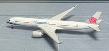 Load image into Gallery viewer, Phoenix 1/400 China Airlines Airbus A350-900 B-18916
