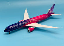 Load image into Gallery viewer, SQ Wings 1/200 Boeing Company 787-9 Dreams Take Flight N1015B L2128
