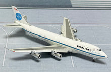 Load image into Gallery viewer, HX Models 1/400 Pan Am Boeing 747-100 Clipper Neptune's Car N742PA Flaps Down
