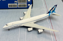 Load image into Gallery viewer, HX Models 1/400 Boeing Company 747-8F House Colour B631004
