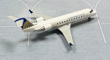 Load image into Gallery viewer, JC Wings 1/200 Continental Express Bombardier CRJ-200 N667BR

