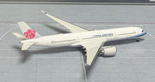 Load image into Gallery viewer, Phoenix 1/400 China Airlines Airbus A350-900 B-18916
