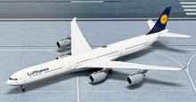 Load image into Gallery viewer, Phoenix 1/400 Lufthansa Airbus A340-600 D-AIHY last flight
