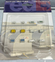 Load image into Gallery viewer, Fantasy Wings 1/400 FedEx Cargo Container Set UNLD-CG-4015
