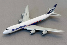 Load image into Gallery viewer, HX Models 1/400 Nippon Cargo Airlines NCA Boeing 747-8F JA12KZ flaps down B632101F
