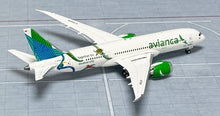 Load image into Gallery viewer, JC Wings 1/400 Avianca Boeing 787-8 N799AV
