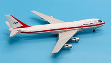 Load image into Gallery viewer, JC Wings 1/400 Boeing Company 747-100 House Colour N7470 First Prototype Museum Versionwith GSE set
