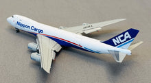 Load image into Gallery viewer, HX Models 1/400 Nippon Cargo Airlines NCA Boeing 747-8F JA12KZ flaps down B632101F
