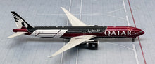 Load image into Gallery viewer, Phoenix Models 1/400 Qatar Airways Boeing 777-300ER A7-BEG Formula One

