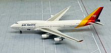 Load image into Gallery viewer, JC Wings 1/400 Air Pacific Boeing 747-400 DQ-FJK
