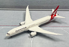 Load image into Gallery viewer, JC Wings 1/400 Qantas Airways Boeing 787-9 VH-ZNF flaps down
