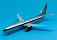 Load image into Gallery viewer, JC Wings 1/200 SpaceX Boeing 737-800 N154TS
