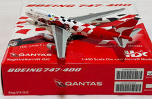 Load image into Gallery viewer, HX Models 1/400 Qantas Airways Boeing 747-400 VH-OJC 2000 Australian Grand Prix
