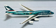 Load image into Gallery viewer, JC Wings 1/400 Cathay Pacific Boeing 747-400 Asia's World City B-HOY
