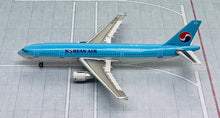 Load image into Gallery viewer, JC Wings 1/400 Korean Air Airbus A300-600R HL7280
