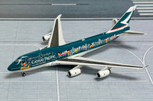 Load image into Gallery viewer, JC Wings 1/400 Cathay Pacific Boeing 747-400 Spirit of Hong Kong B-HOX
