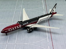 Load image into Gallery viewer, Phoenix Models 1/400 Qatar Airways Boeing 777-300ER A7-BEG Formula One
