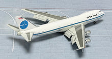 Load image into Gallery viewer, HX Models 1/400 Pan Am Boeing 747-100 Clipper Neptune's Car N742PA Flaps Down

