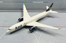 Load image into Gallery viewer, JC Wings 1/400 Azul Linhas Aéreas Brasileiras Airbus A350-900XWB PR-AOY
