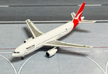 Load image into Gallery viewer, Phoenix 1/400 Qantas Airways Airbus A300B4-203 VH-TAD
