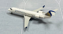 Load image into Gallery viewer, JC Wings 1/200 Continental Express Bombardier CRJ-200 N667BR
