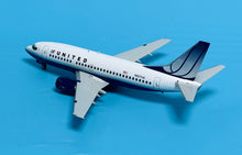 Load image into Gallery viewer, JC Wings 1/200 United Airlines Boeing 737-500 Tulip N927UA XX20243
