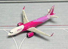 Load image into Gallery viewer, JC Wings 1/400 Peach Aviation Airbus A320NEO JA204P

