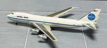 Load image into Gallery viewer, HX Models 1/400 Pan Am Boeing 747-100 Clipper Dashing Wave N749PA
