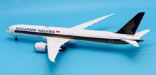 Load image into Gallery viewer, SQ Wings 1/200 Singapore Airlines Boeing 787-10 9V-SCN L2038
